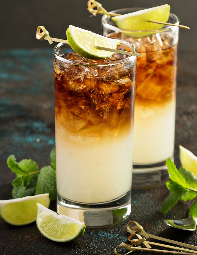 Dark & Stormy Cocktail Drink